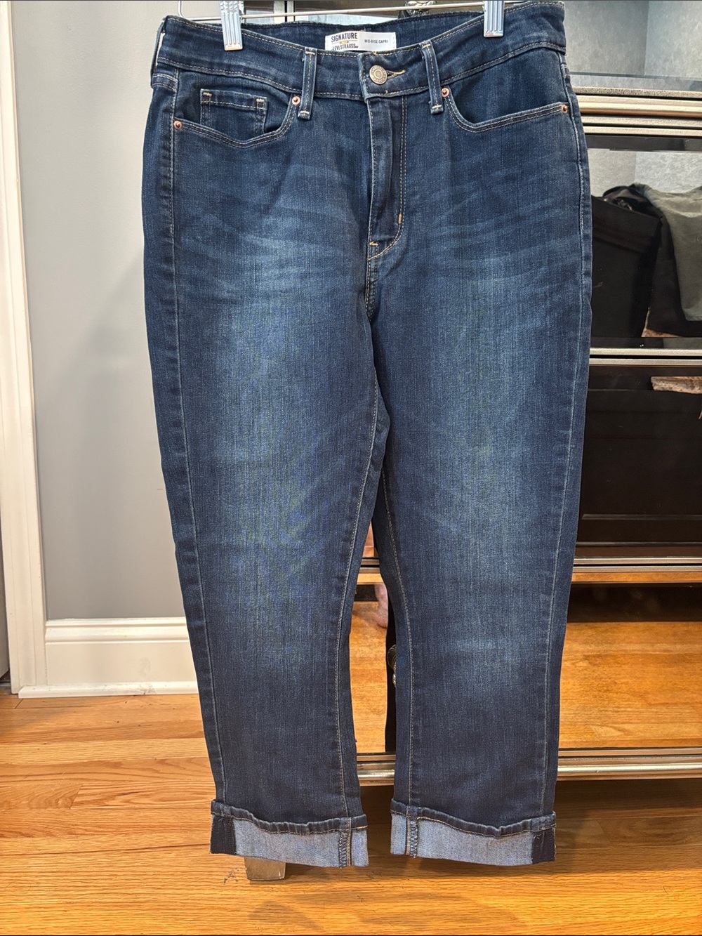 Signature by Levi Strauss Dark Blue Straight-Leg Women’s Jeans mid rise Capri